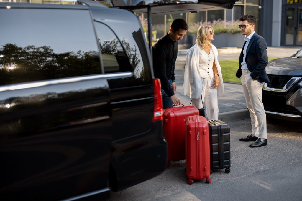 Lisbon airport transfer to city