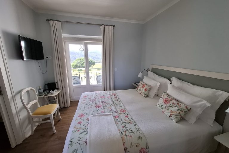 Retreat in wine hotel near Lisbon